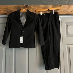 H & M kids suit / Black Padded shoulders